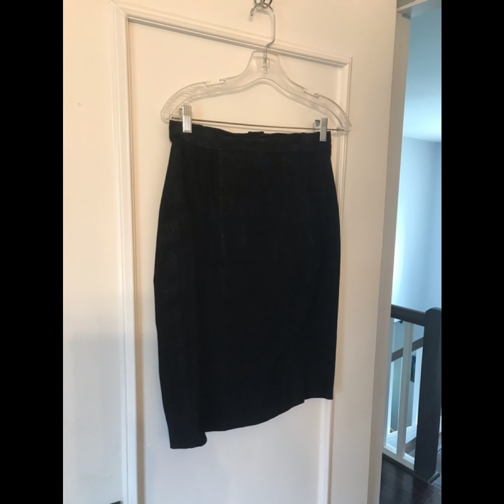 Global Identity GIII Vintage Suede Leather Skirt - Picture 10 of 16